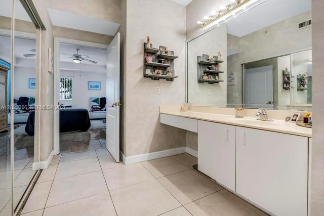 7727 Southampton Terrace 202, Tamarac, FL 33321
