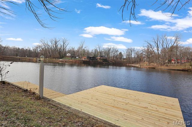 46 W Beacon Hill Road, Fairview Heights, IL 62208