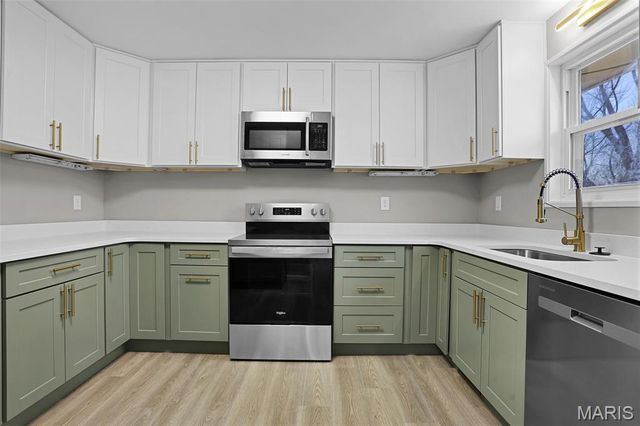 46 W Beacon Hill Road, Fairview Heights, IL 62208