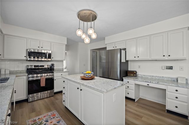 945 Red Tailed Lane, Amherst, OH 44001