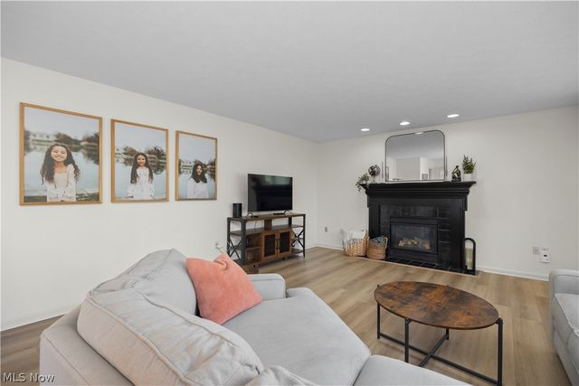 945 Red Tailed Lane, Amherst, OH 44001