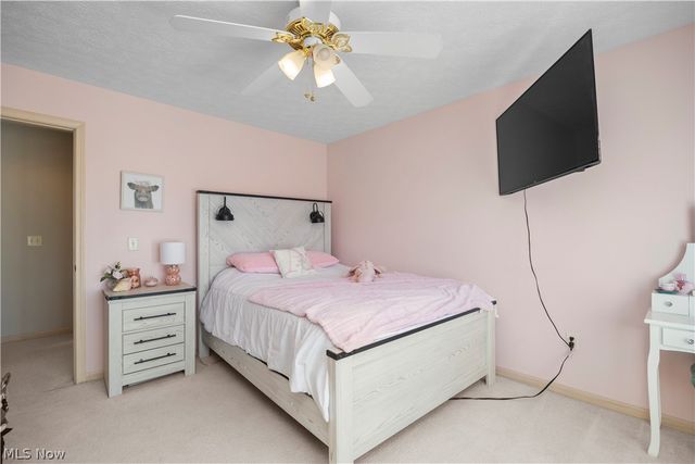 945 Red Tailed Lane, Amherst, OH 44001
