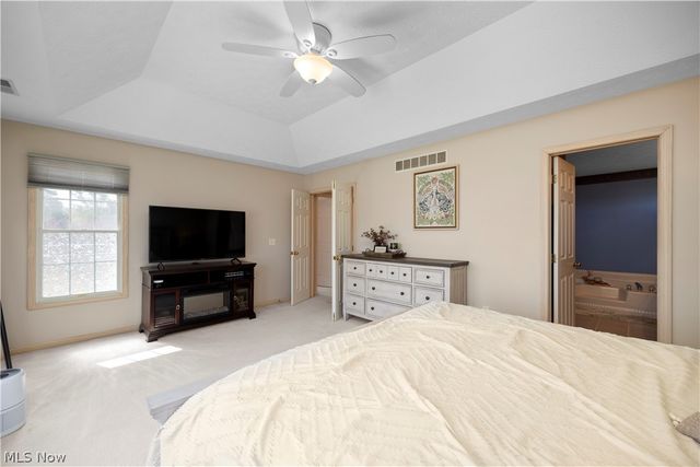 945 Red Tailed Lane, Amherst, OH 44001