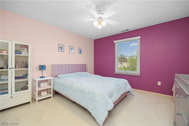 945 Red Tailed Lane, Amherst, OH 44001