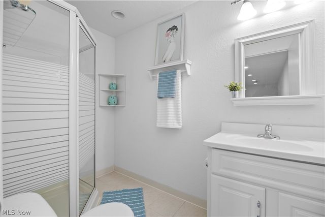 945 Red Tailed Lane, Amherst, OH 44001