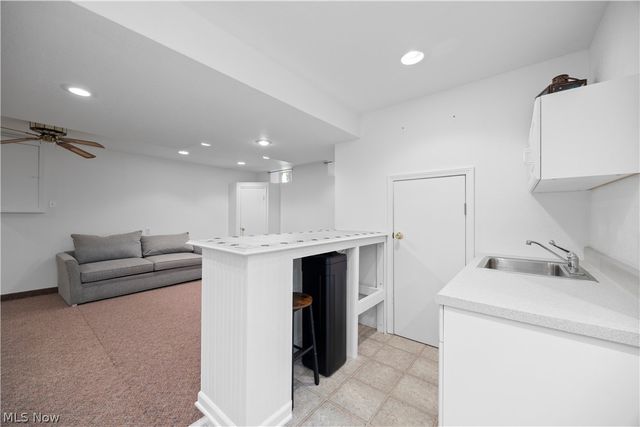945 Red Tailed Lane, Amherst, OH 44001
