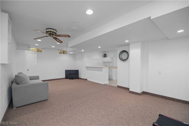 945 Red Tailed Lane, Amherst, OH 44001