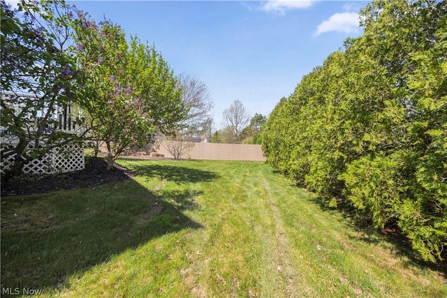 945 Red Tailed Lane, Amherst, OH 44001