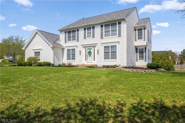 945 Red Tailed Lane, Amherst, OH 44001