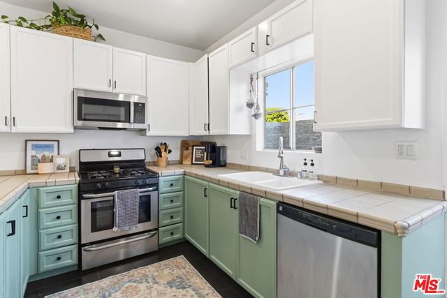 856 W Beach Avenue 16, Inglewood, CA 90302