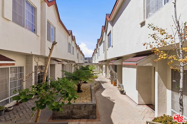 856 W Beach Avenue 16, Inglewood, CA 90302