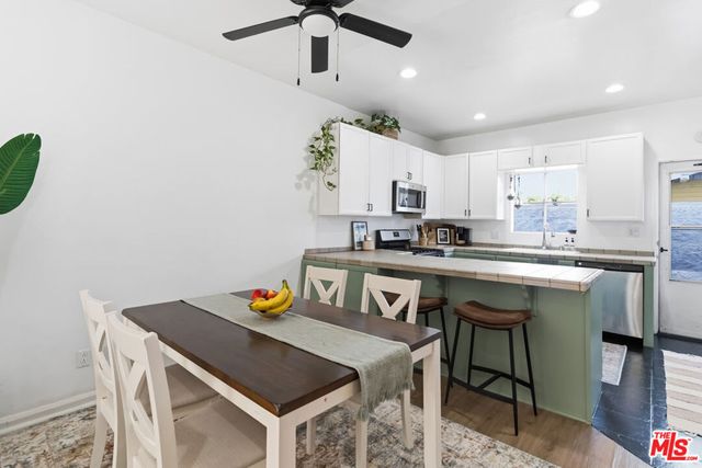 856 W Beach Avenue 16, Inglewood, CA 90302
