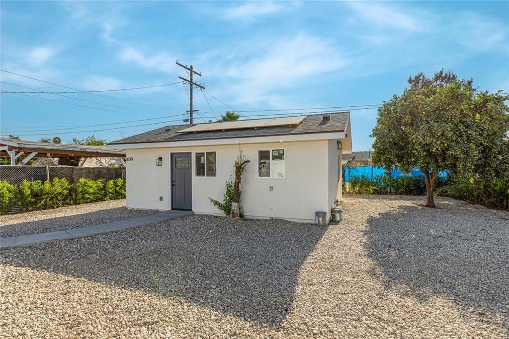 Image 10 of property listing at 8881 Morehart Avenue, Sun Valley, CA 91352