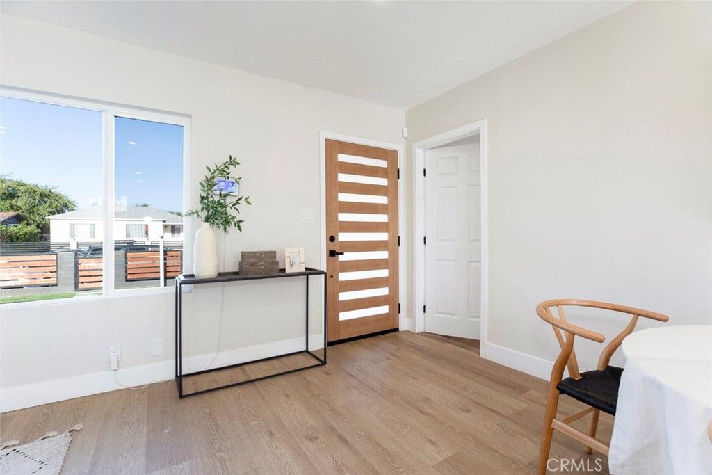 Image 14 of property listing at 8881 Morehart Avenue, Sun Valley, CA 91352