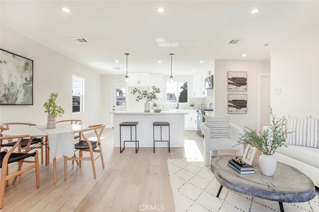 Image 16 of property listing at 8881 Morehart Avenue, Sun Valley, CA 91352