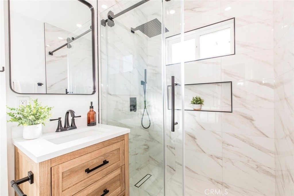 Image 21 of property listing at 8881 Morehart Avenue, Sun Valley, CA 91352