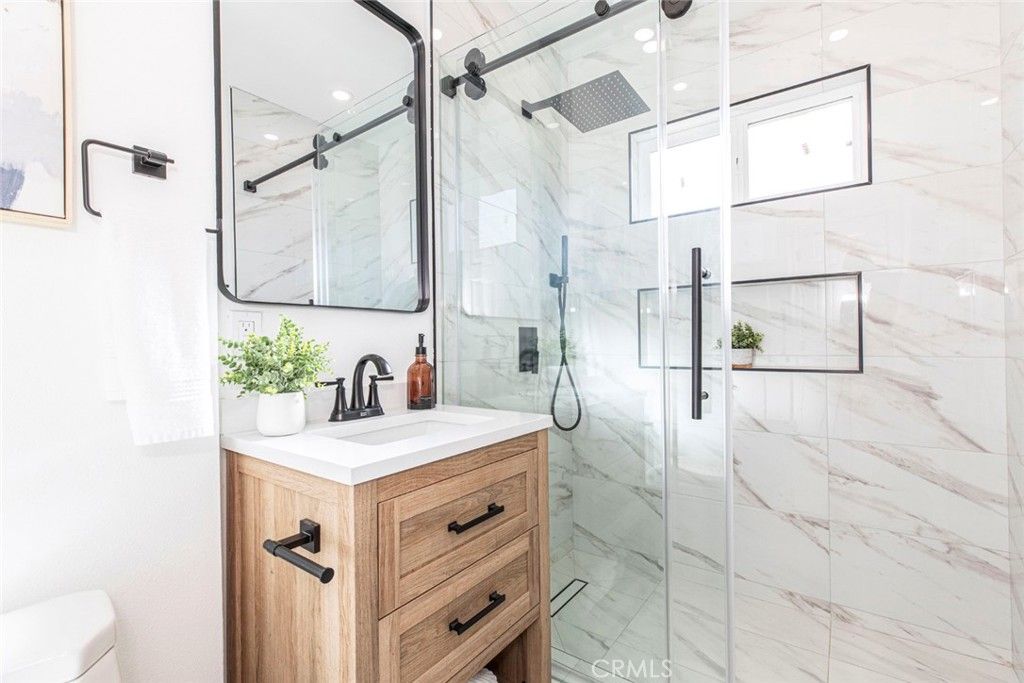 Image 22 of property listing at 8881 Morehart Avenue, Sun Valley, CA 91352