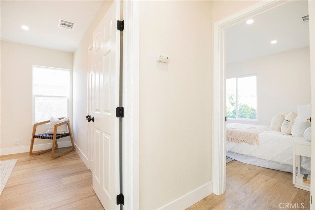 Image 23 of property listing at 8881 Morehart Avenue, Sun Valley, CA 91352