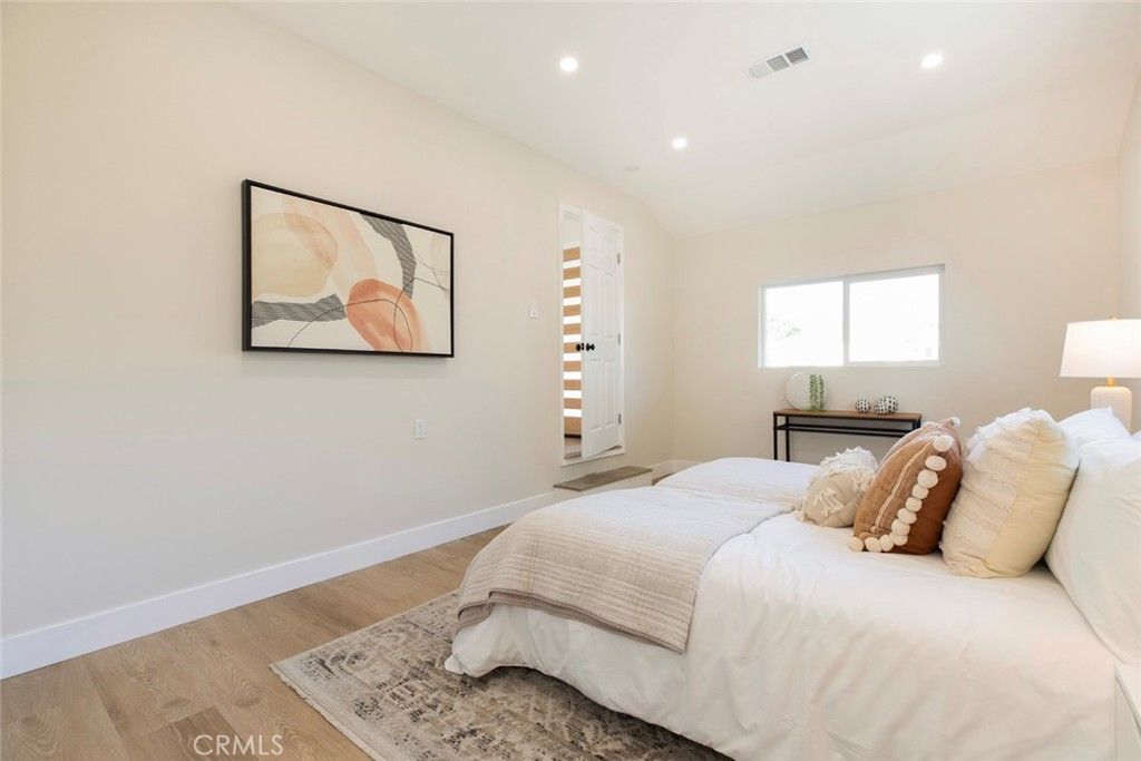 Image 28 of property listing at 8881 Morehart Avenue, Sun Valley, CA 91352