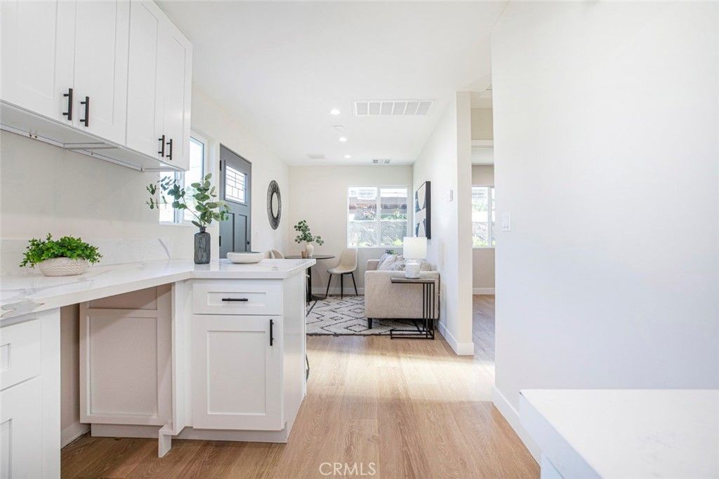 Image 35 of property listing at 8881 Morehart Avenue, Sun Valley, CA 91352