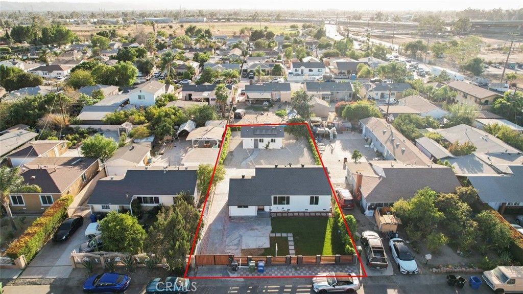 Image 40 of property listing at 8881 Morehart Avenue, Sun Valley, CA 91352