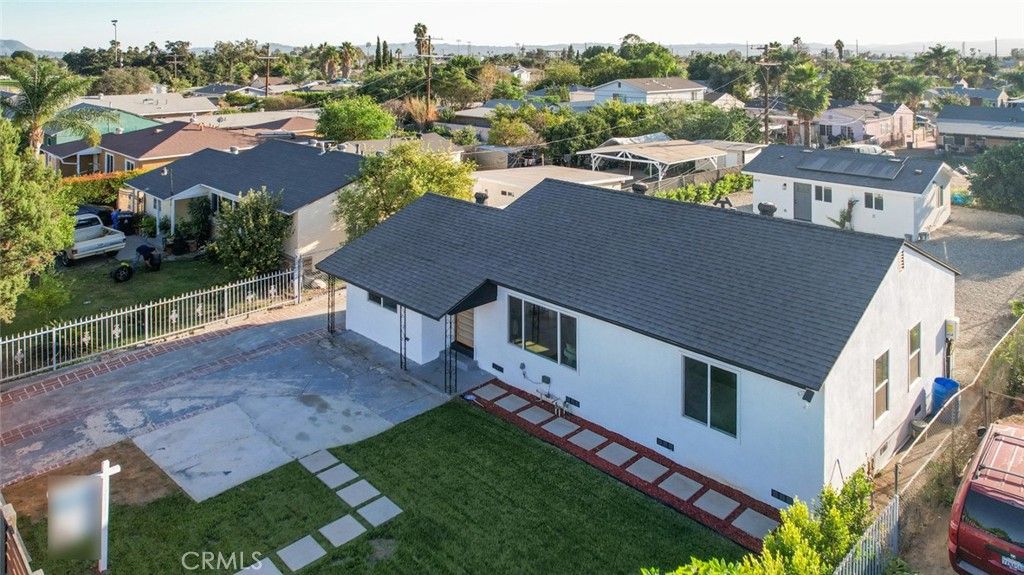 Image 42 of property listing at 8881 Morehart Avenue, Sun Valley, CA 91352