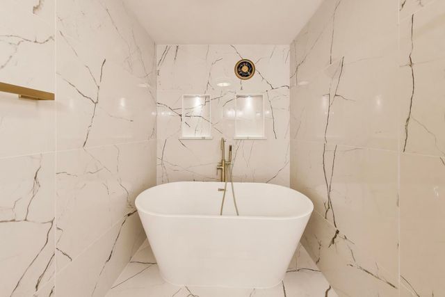 940 W Glenlake Avenue 19C, Chicago, IL 60660