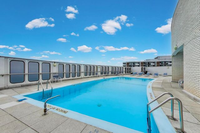 940 W Glenlake Avenue 19C, Chicago, IL 60660