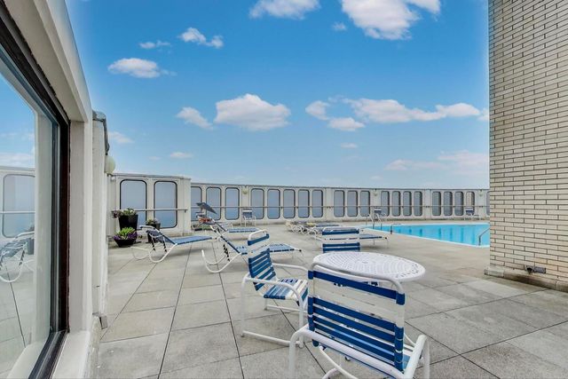 940 W Glenlake Avenue 19C, Chicago, IL 60660