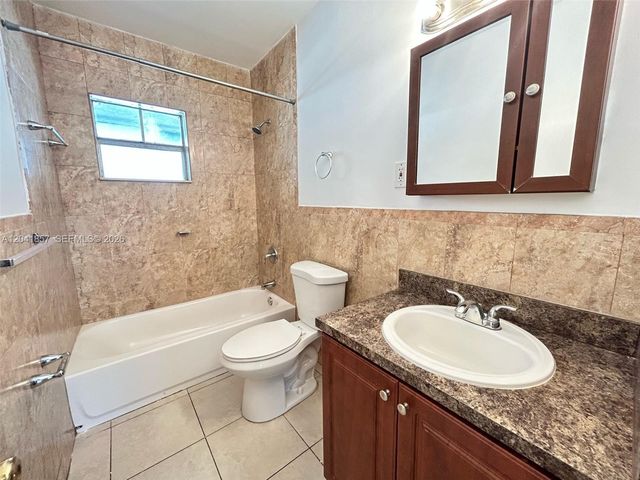 990 Phippen Waiters Road, Dania Beach, FL 33004