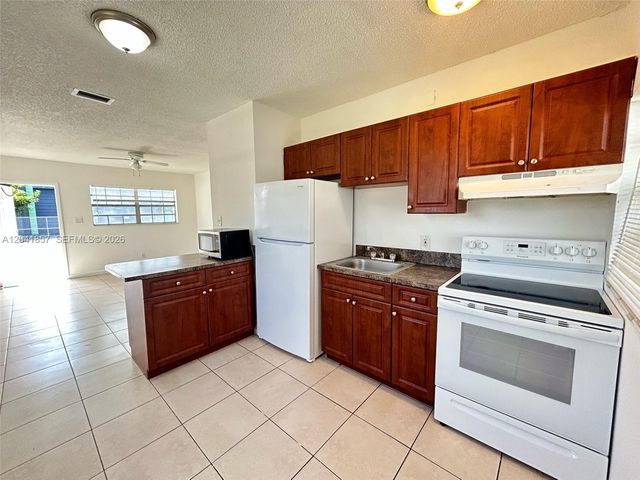 990 Phippen Waiters Road, Dania Beach, FL 33004