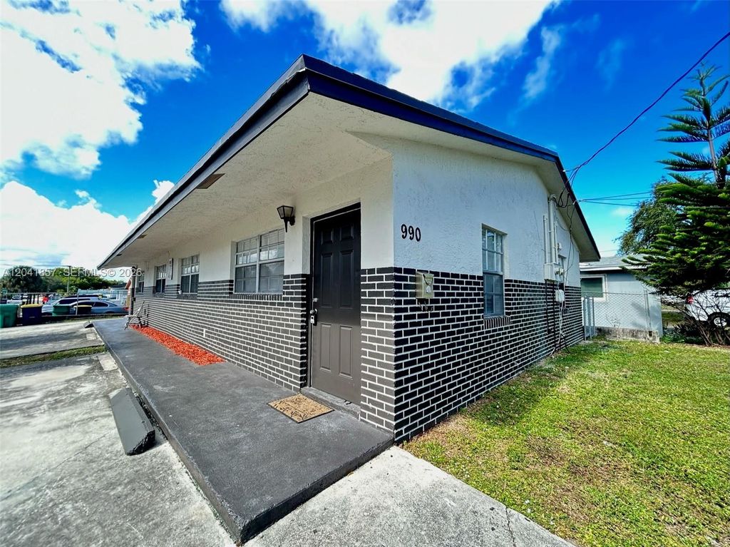 990 Phippen Waiters Road, Dania Beach, FL 33004