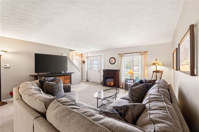 11 Pen-Web Park, Penfield, NY 14580