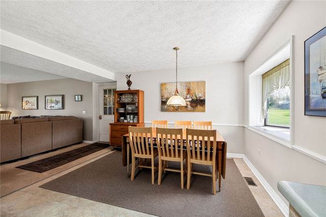 11 Pen-Web Park, Penfield, NY 14580