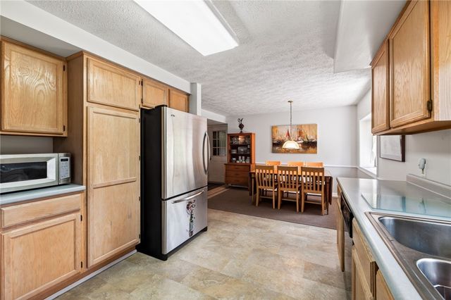 11 Pen-Web Park, Penfield, NY 14580