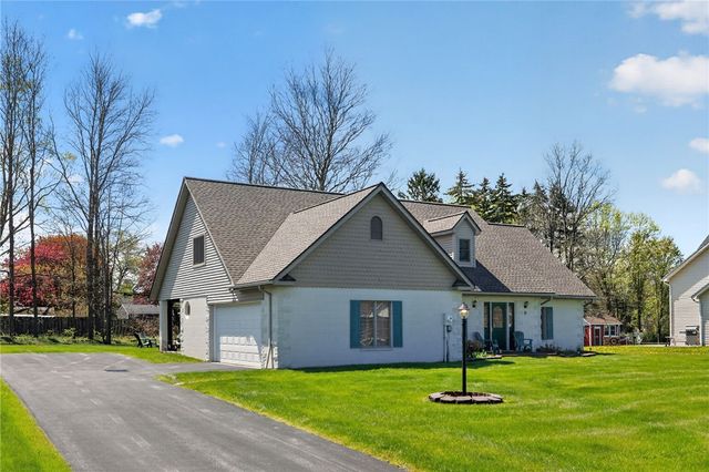 11 Pen-Web Park, Penfield, NY 14580