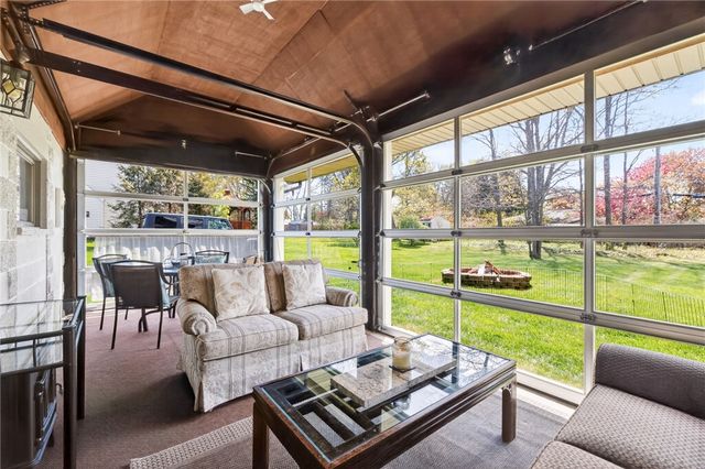 11 Pen-Web Park, Penfield, NY 14580