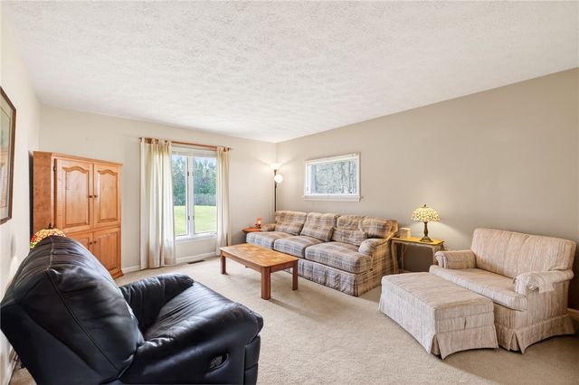 11 Pen-Web Park, Penfield, NY 14580