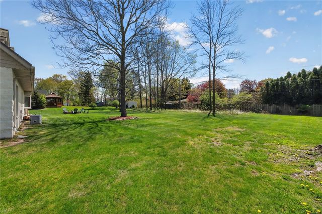 11 Pen-Web Park, Penfield, NY 14580