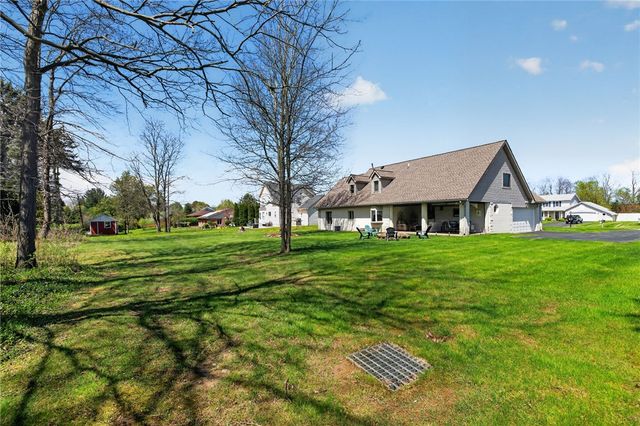 11 Pen-Web Park, Penfield, NY 14580