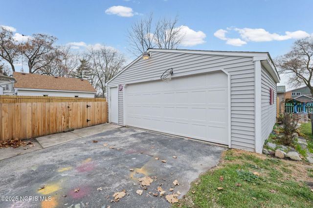 20210 Oak Street, Weston, OH 43569