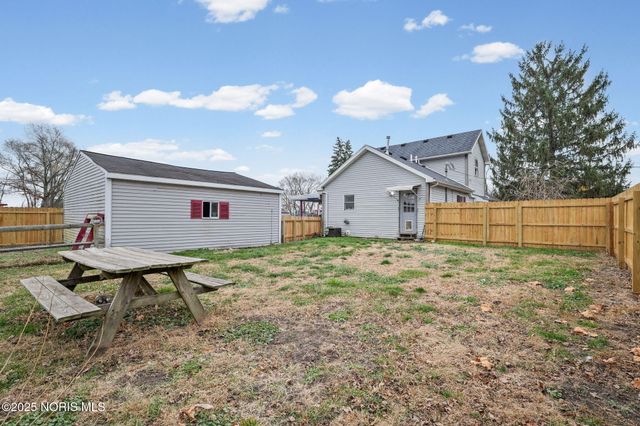 20210 Oak Street, Weston, OH 43569