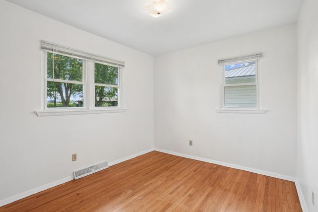 512 Maple Street, Washburn, IA 50702