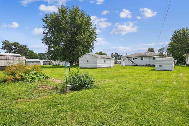 512 Maple Street, Washburn, IA 50702