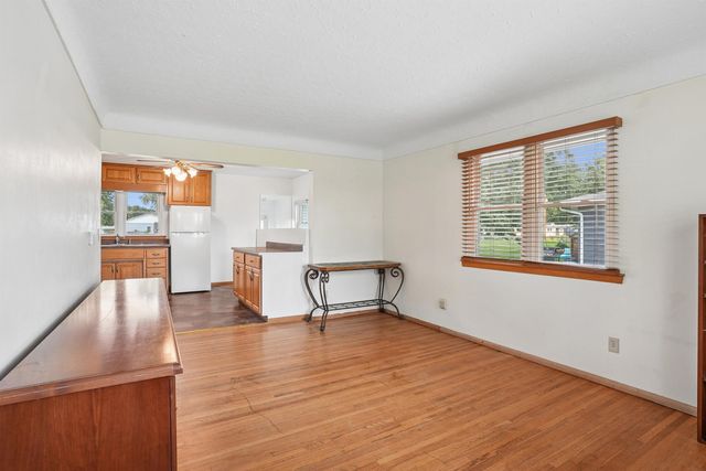 512 Maple Street, Washburn, IA 50702