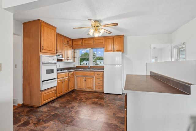512 Maple Street, Washburn, IA 50702