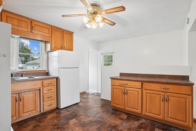 512 Maple Street, Washburn, IA 50702