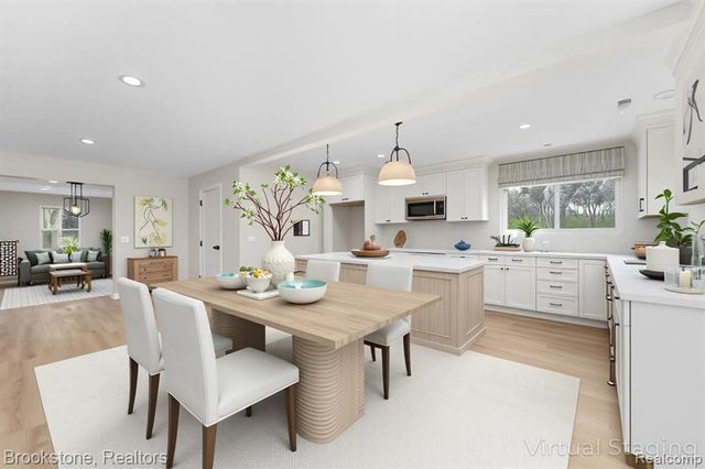 7369 Sweetbriar, West Bloomfield, MI 48324