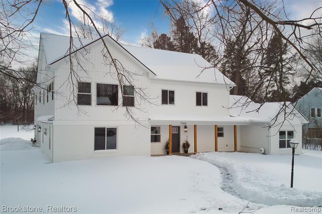 7369 Sweetbriar, West Bloomfield, MI 48324