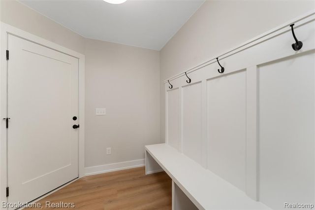 7369 Sweetbriar, West Bloomfield, MI 48324